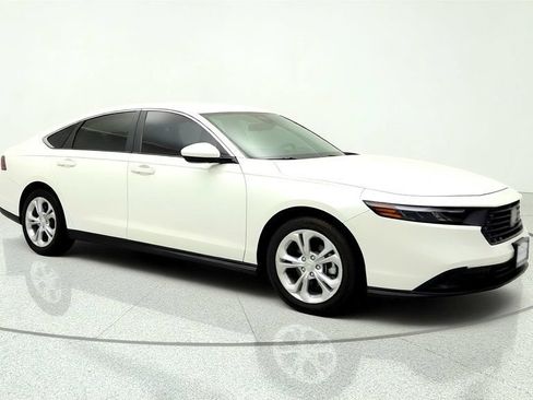 Used 2025 Honda Accord LX image 3
