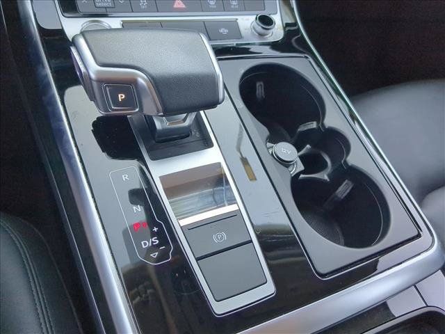 Used 2022 Audi Q7 3.0T Premium w/ Convenience Package AWD/4WD image 12