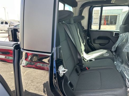 New 2026 Jeep Gladiator Sport AWD/4WD image 27