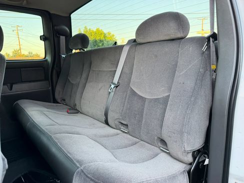 Used 2007 GMC Sierra 2500 SLE w/ Heavy-Duty Power Package RWD image 13