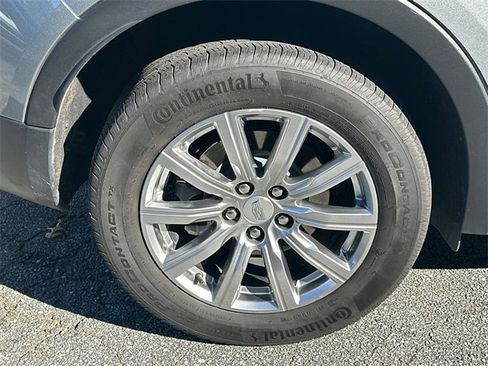 Used 2023 Cadillac XT4 Premium Luxury image 17