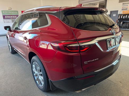 Used 2020 Buick Enclave Premium w/ Sun and Sites Package AWD/4WD image 7