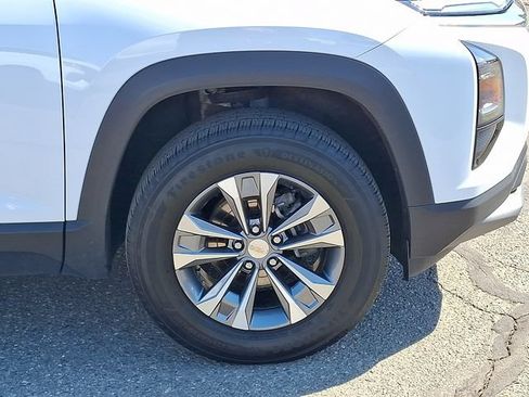 Used 2025 Chevrolet Equinox LT FWD image 24