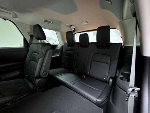 New 2026 Nissan Pathfinder Platinum AWD/4WD image 12