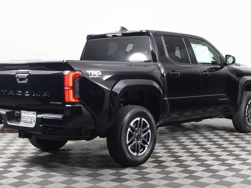 Used 2025 Toyota Tacoma TRD Sport AWD/4WD image 4
