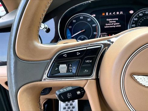 Used 2017 Bentley Bentayga AWD/4WD image 23