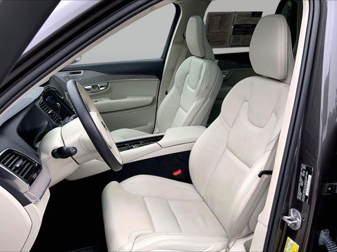 Used 2024 Volvo XC90 T8 Ultimate w/ Lounge Package AWD/4WD image 9