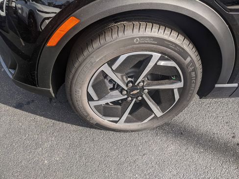 New 2026 Chevrolet Equinox EV LT FWD image 17