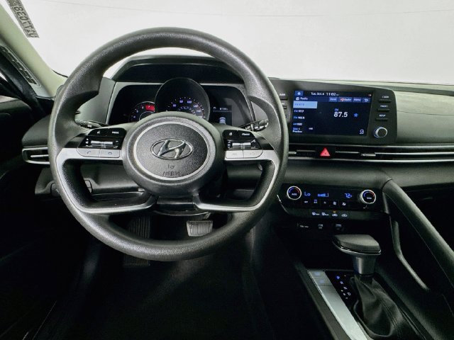 Used 2021 Hyundai Elantra SEL FWD image 10