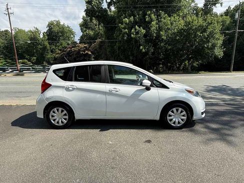Used 2017 Nissan Versa Note SV FWD image 7