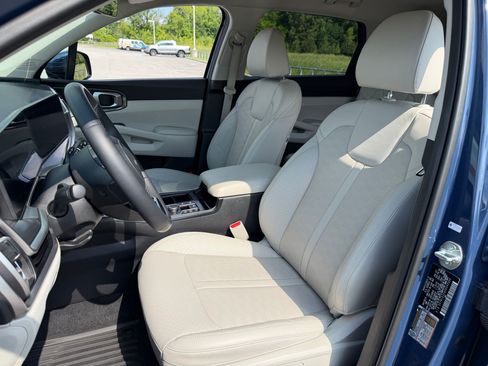 Used 2025 Kia Sorento S AWD/4WD image 5