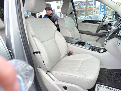 Used 2016 Mercedes-Benz GL 320 BlueTEC 4MATIC image 19