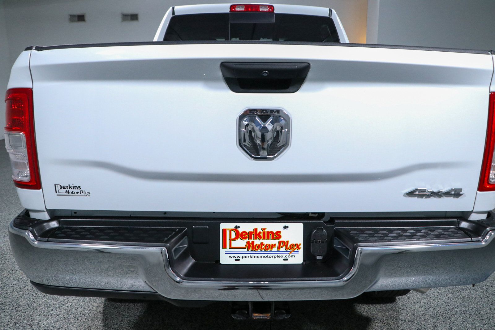 Used 2024 RAM 2500 Tradesman w/ Chrome Appearance Group AWD/4WD image 8