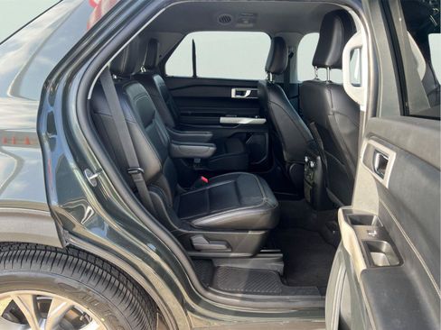Used 2022 Ford Explorer XLT w/ Equipment Group 202A RWD image 19