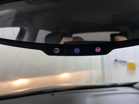 Used 2022 Chevrolet Trax LT w/ LT Convenience Package AWD/4WD image 28