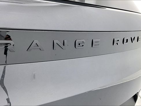Used 2025 Land Rover Range Rover Sport SE image 33
