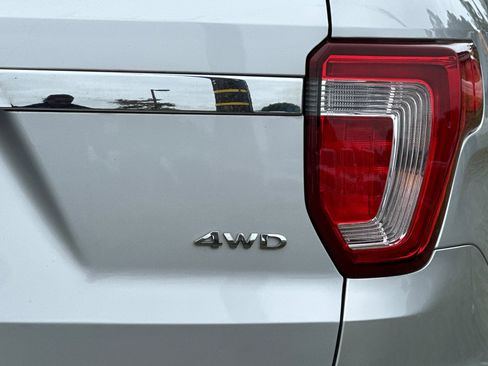 Used 2016 Ford Explorer XLT w/ Equipment Group 202A image 26