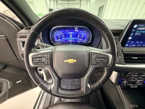 Certified 2022 Chevrolet Suburban LT w/ LT Signature Package image 11