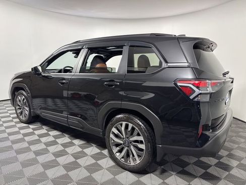 Used 2025 Subaru Forester Touring image 4