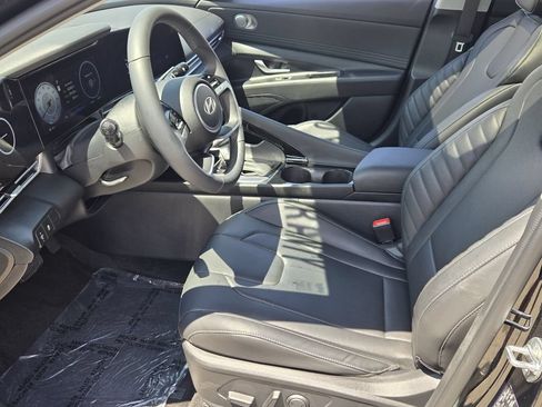 Certified 2024 Hyundai Elantra Limited FWD image 10