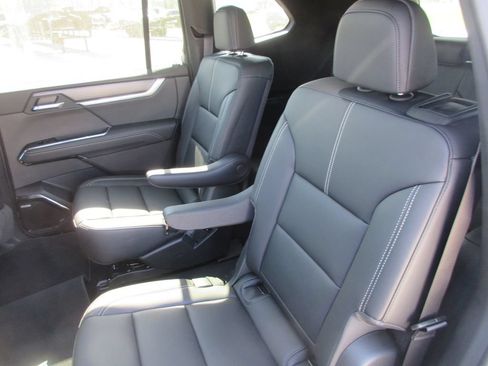 New 2026 GMC Acadia Elevation w/ Black Edition AWD/4WD image 13