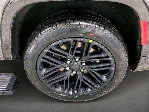 New 2026 Jeep Grand Wagoneer L Limited image 14