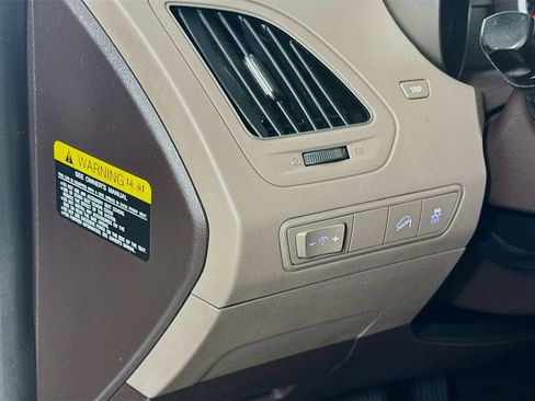 Used 2010 Hyundai Tucson Limited FWD image 10