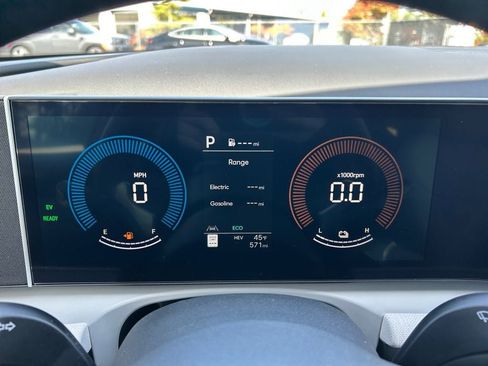 Used 2025 Hyundai Tucson SEL AWD/4WD image 16