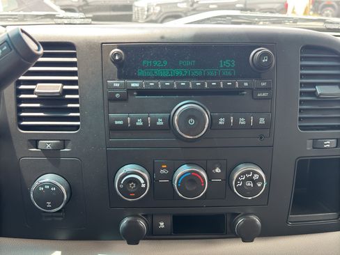 Used 2010 GMC Sierra 2500 SLE AWD/4WD image 19