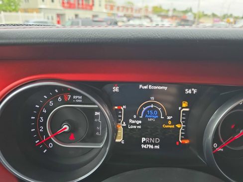 Used 2018 Jeep Wrangler Unlimited Rubicon w/ Dual Top Group AWD/4WD image 18