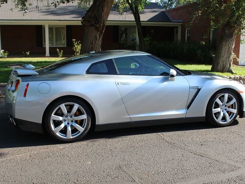 Used 2009 Nissan GT-R Premium AWD/4WD image 46