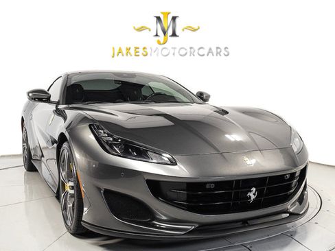 Used 2020 Ferrari Portofino RWD image 16