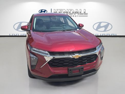 Used 2022 Volkswagen Taos S FWD image 2