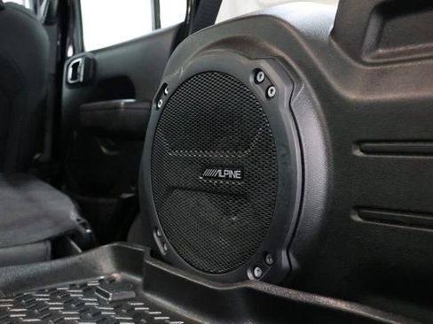 Used 2022 Jeep Wrangler Unlimited Sport image 36