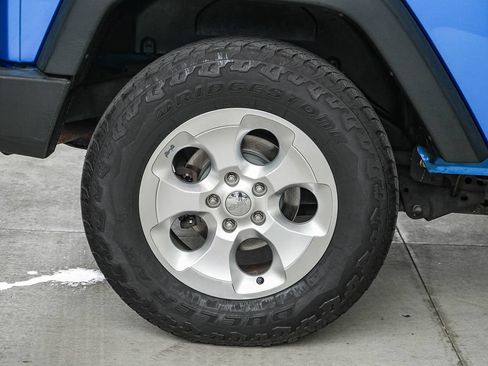Used 2016 Jeep Wrangler Sport AWD/4WD image 11