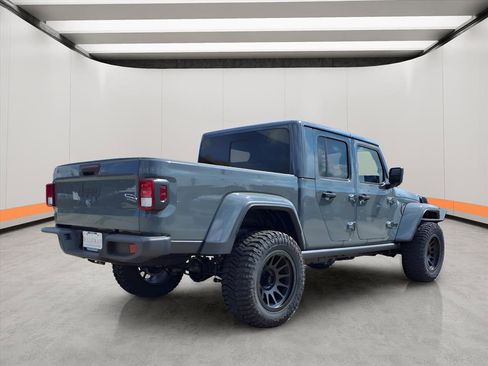 New 2025 Jeep Gladiator Nighthawk image 7