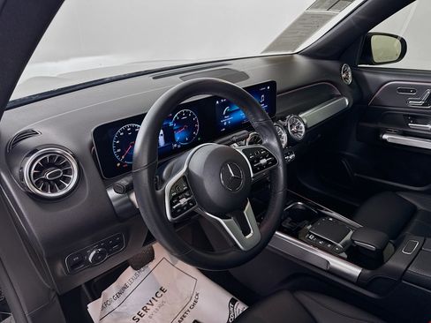 Used 2021 Mercedes-Benz GLB 250 image 9