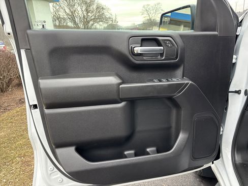 Used 2024 Chevrolet Silverado 1500 Custom Trail Boss w/ LPO, Dark Essentials Package image 18