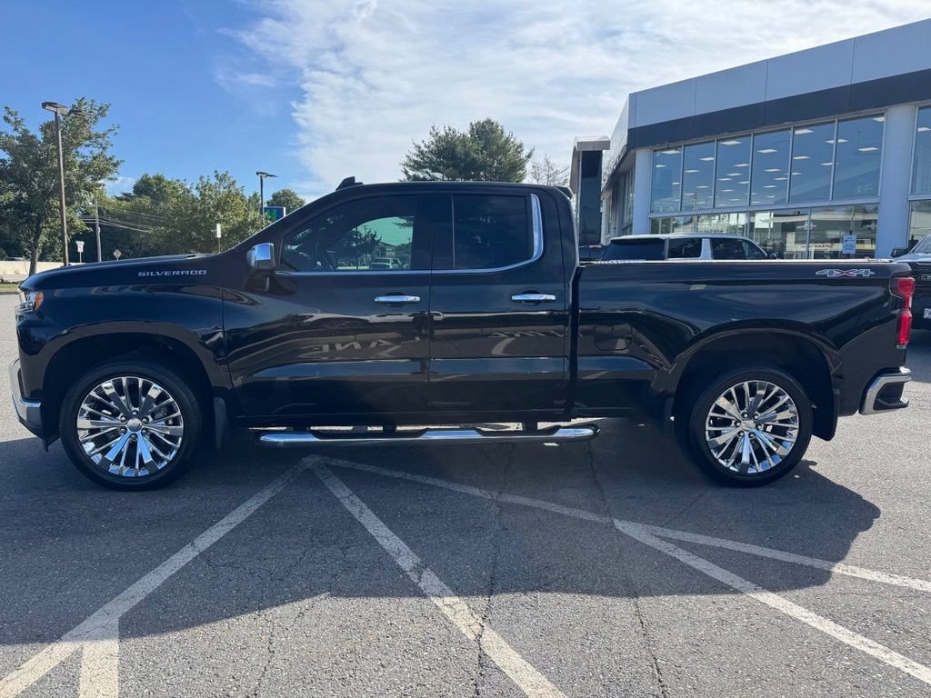 Used 2020 Chevrolet Silverado 1500 LTZ w/ LTZ Plus Package AWD/4WD image 2