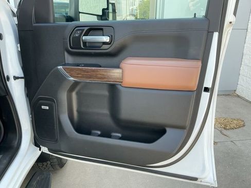 Used 2022 Chevrolet Silverado 3500 High Country w/ Technology Package AWD/4WD image 27