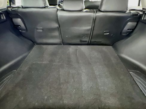 Used 2022 Toyota Venza LE AWD/4WD image 23