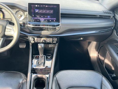 Used 2022 Jeep Compass Altitude w/ Sun and Sound Group image 26