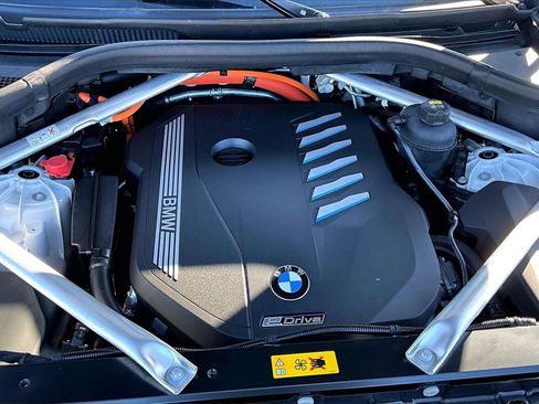 Used 2023 BMW X5 xDrive45e image 32