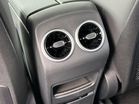 New 2025 Mercedes-Benz GLB 250 image 13