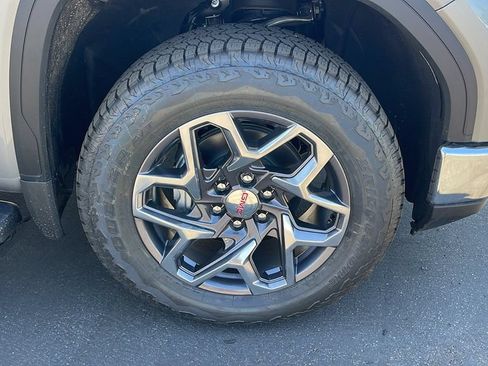 New 2026 GMC Sierra 1500 SLT w/ SLT Premium Plus Package AWD/4WD image 10