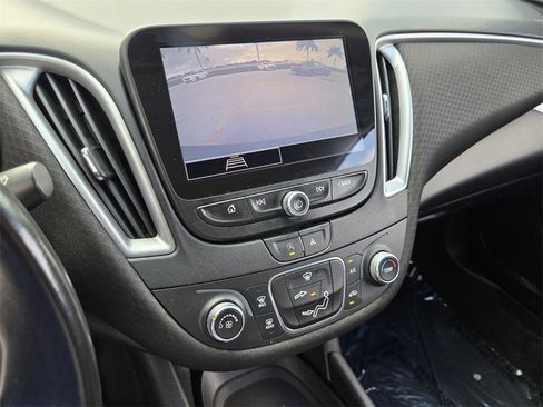 Used 2021 Chevrolet Malibu RS image 22