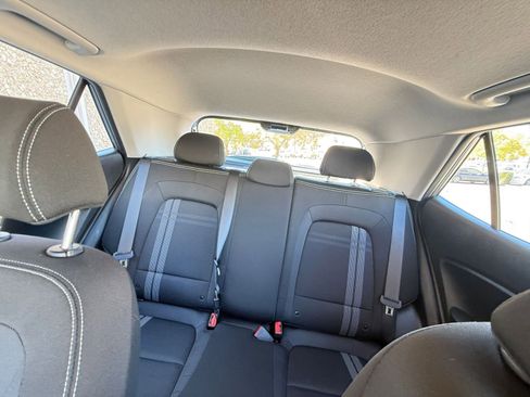 Used 2025 Hyundai Venue SEL image 40