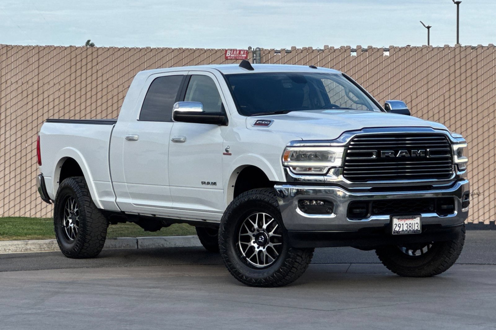 Used 2022 RAM 2500 Laramie AWD/4WD image 2