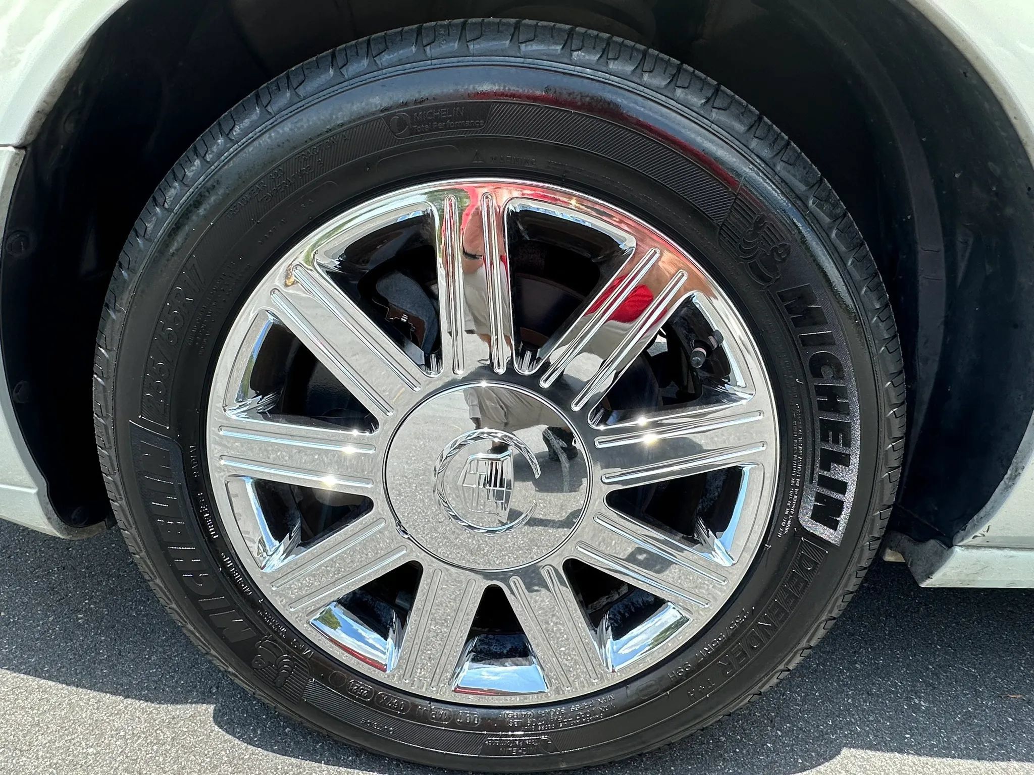 Used 2010 Cadillac DTS Luxury FWD image 17