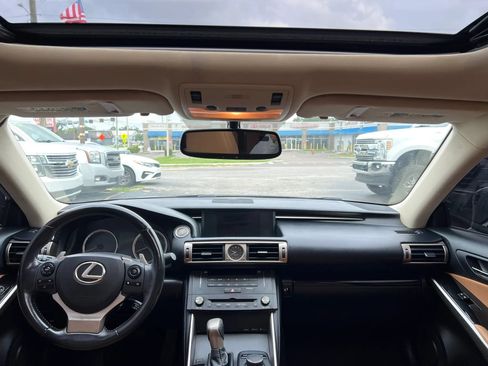 Used 2016 Lexus IS 200t RWD image 12